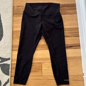 Lululemon Wunder Train High-Rise Tight 25"
Embossed Lululemon
